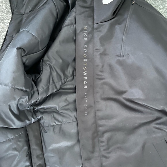 Nike Thermore Insulated Jacket - Picture 3 of 7